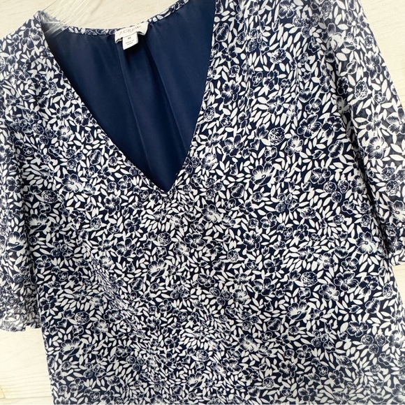 J.Crew V-Neck Puff-Sleeve floral top ❤️ - Picture 7 of 7